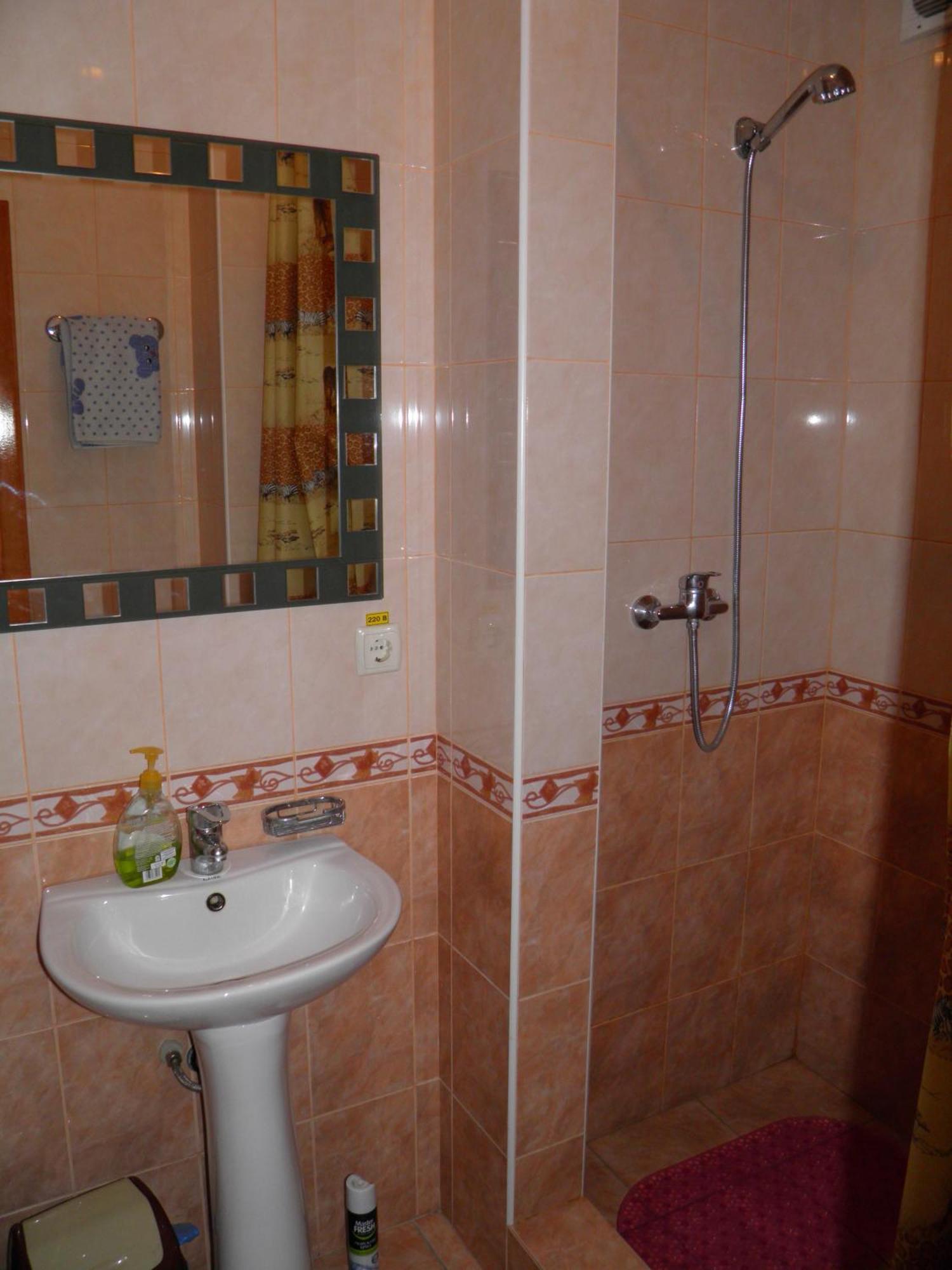 Atrium Hotel Melitopolʼ Exteriör bild